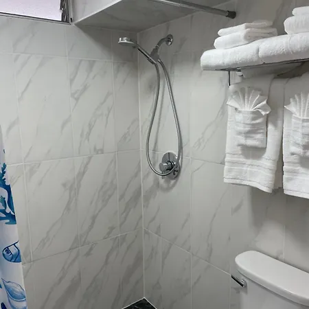 Contemporary Ocean View Suite - Heart Of Waikiki! Honolulu Exterior photo